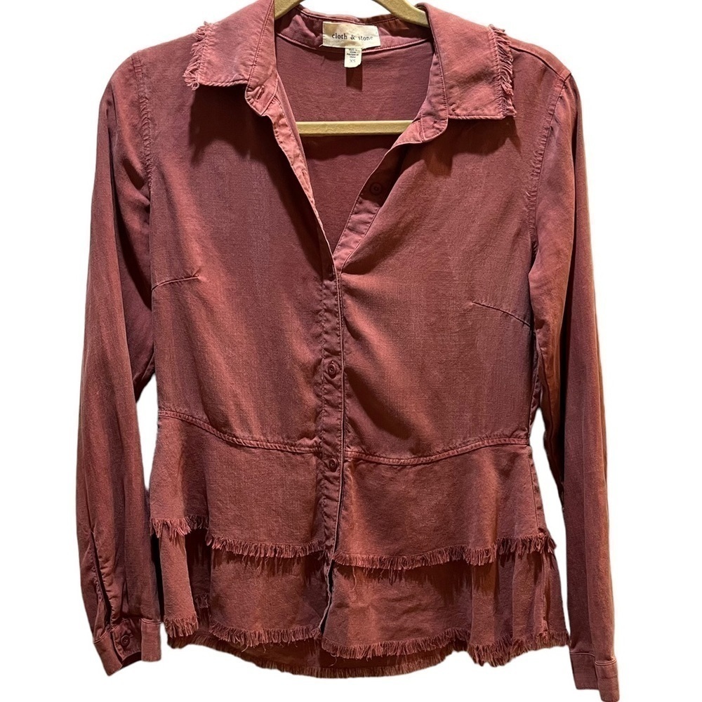 Cloth & Stone Tencel Red Chambray Peplum Button Down Top Frayed Hem Sz XS - Picture 3 of 10